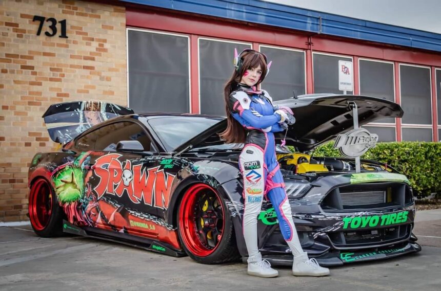 Anime cosplay and Spawn Car